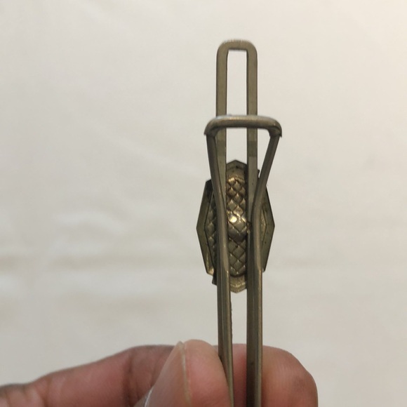 Vintage mother of pearl “J” initial tie clip - Picture 2 of 3